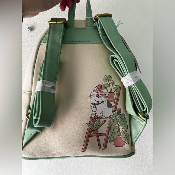 Loungefly Disney cats Cream Mini Backpack with Pastel Green Trim. - Picture 4 of 7